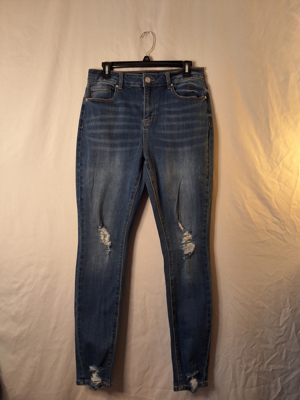 Indigo Rein Medium Blue Distressed Women’s Skinny Jeans